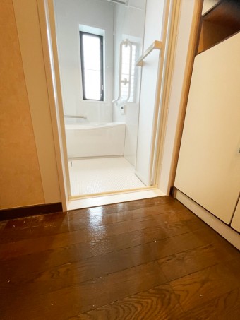 ウエーブ＆スプレー水流で節水しながら軽快な浴び心地　目黒区N様邸